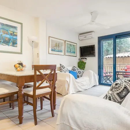 Barbati Beach Bungalow בית נופש בארבאטי
